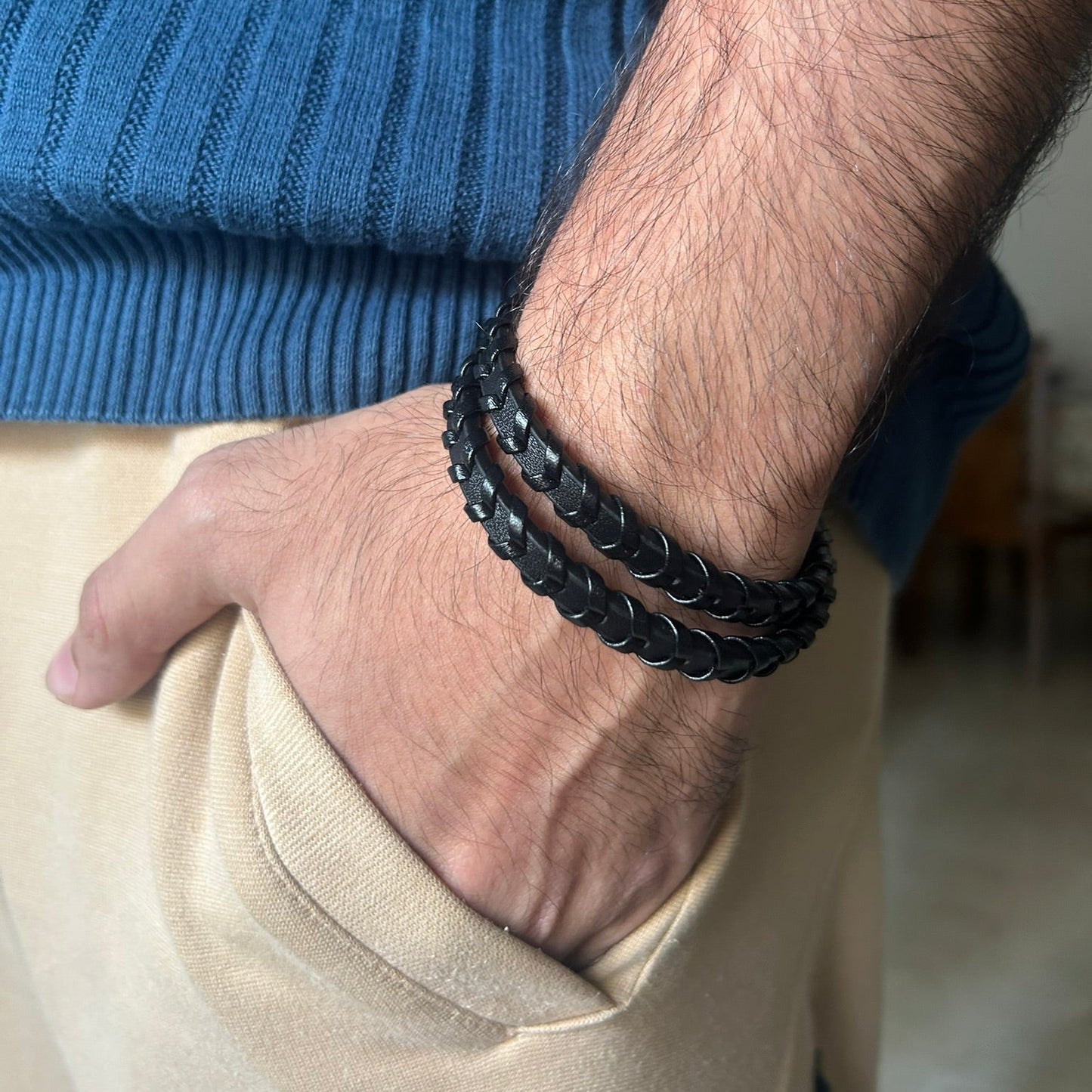 The Black Loop Bracelet