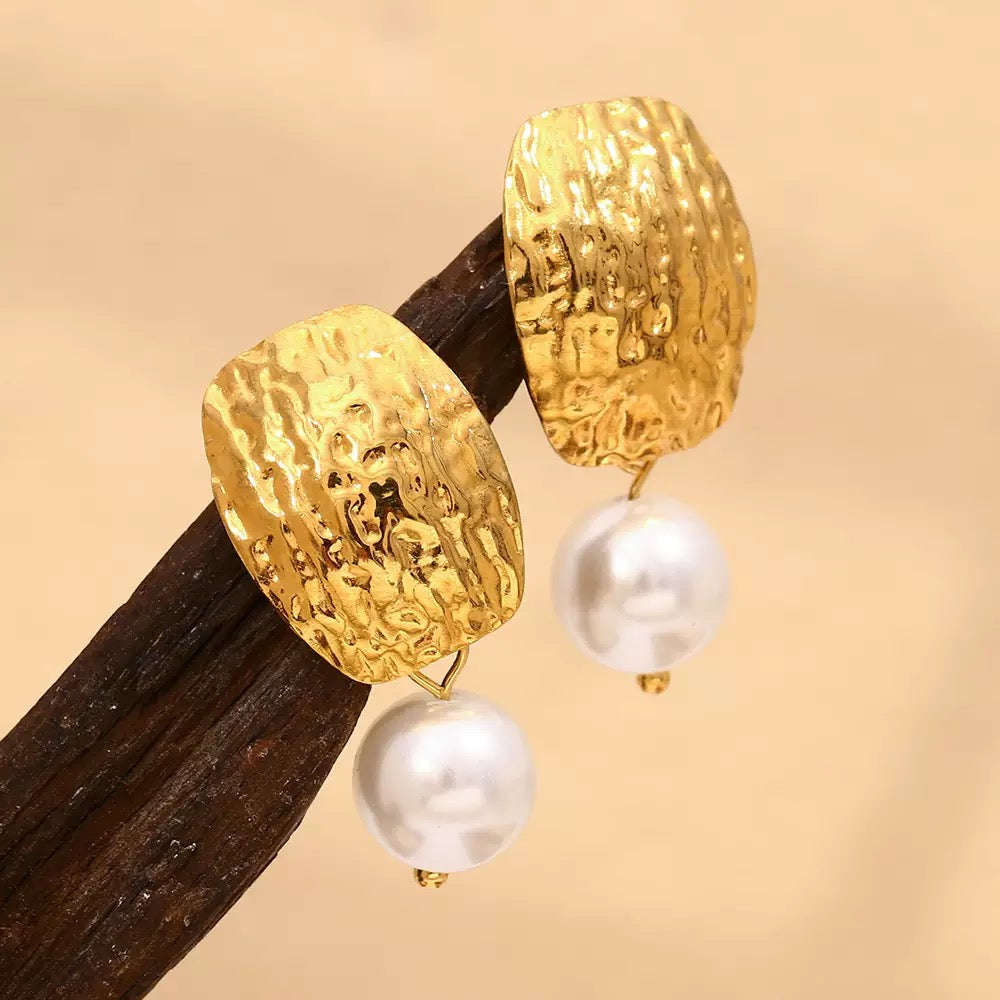 Hammered Pearl Drop Earring