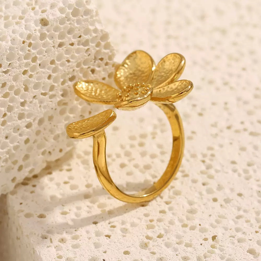 Petal Adjustable Ring