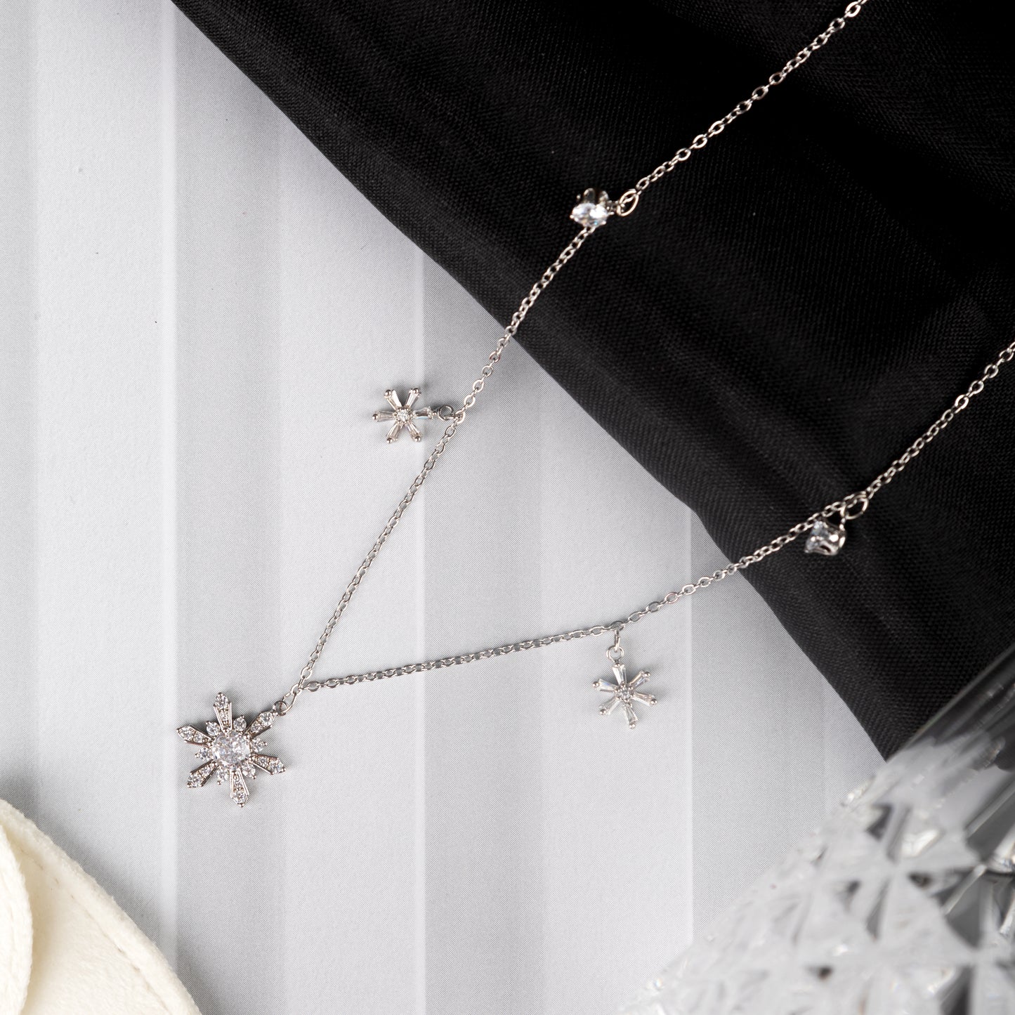 snowflake necklace - delphin jewels
