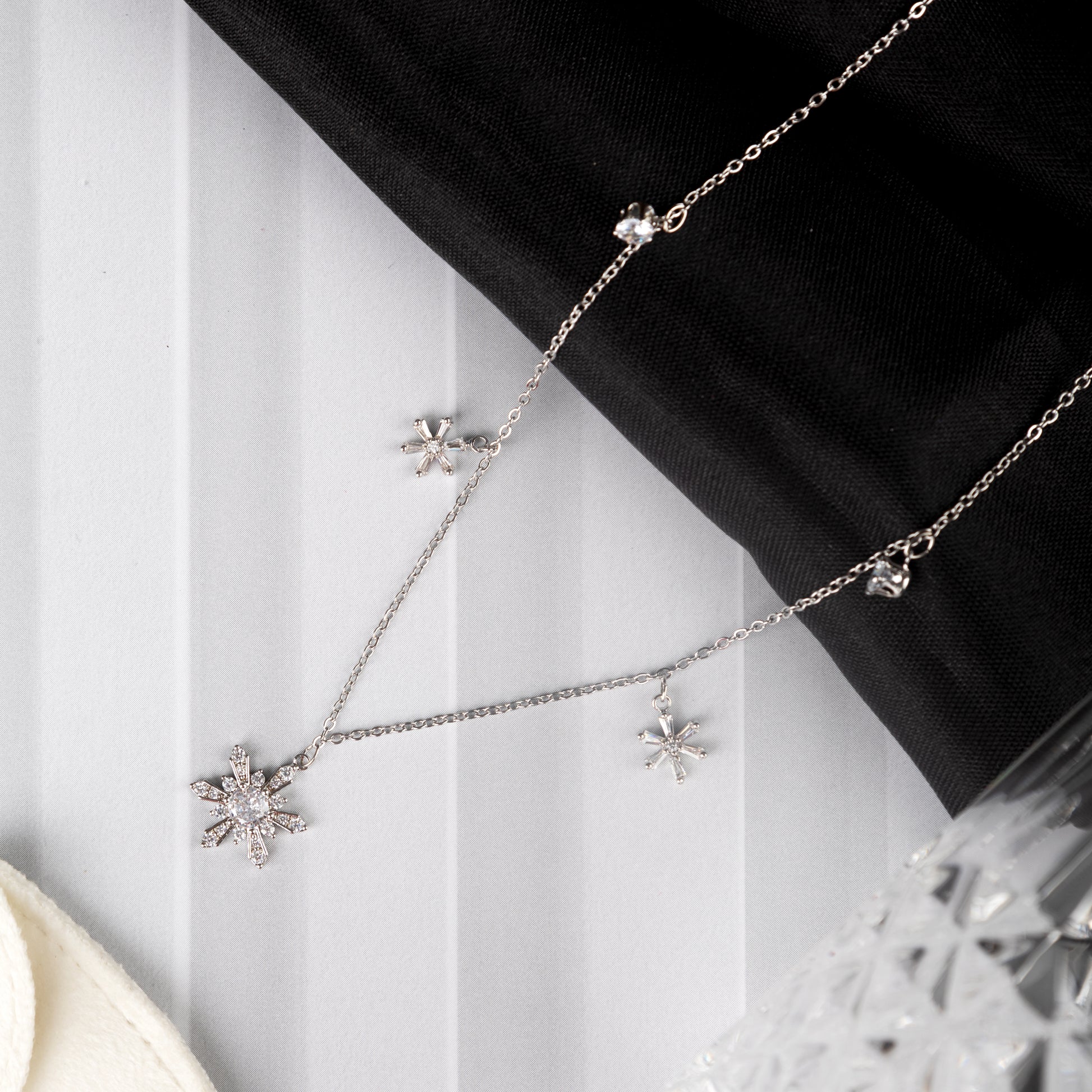 snowflake necklace - delphin jewels
