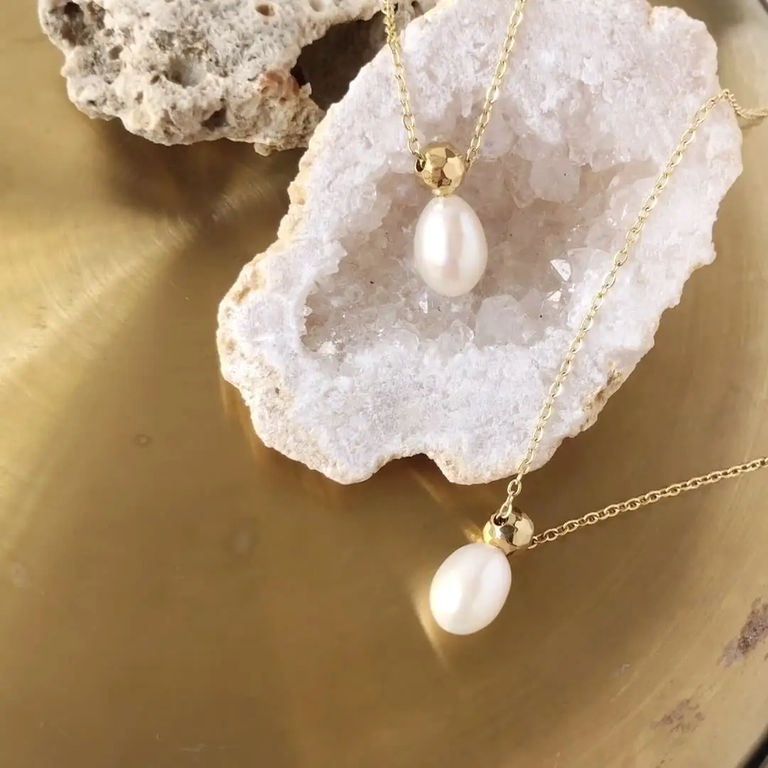 Single Pearl Necklace