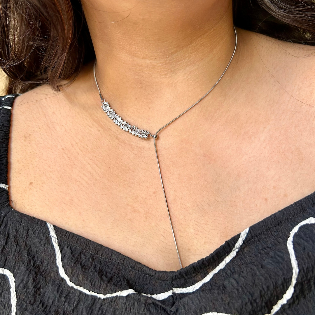 Moving Petals Necklace